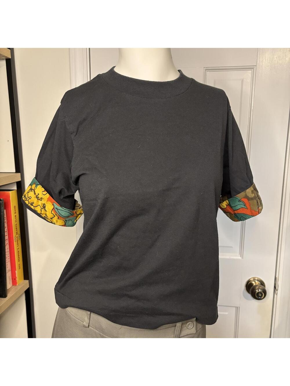 One Stop S Vtg Cuff Detail Black Tee